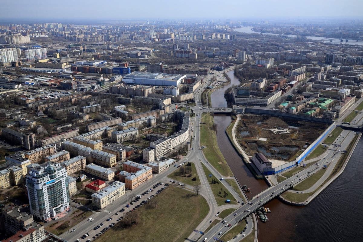 Интерфакс: Суд в Петербурге временно запретил работы на Охтинском мысе