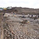 Первые археологические находки перед гостиницей «Охтинская»